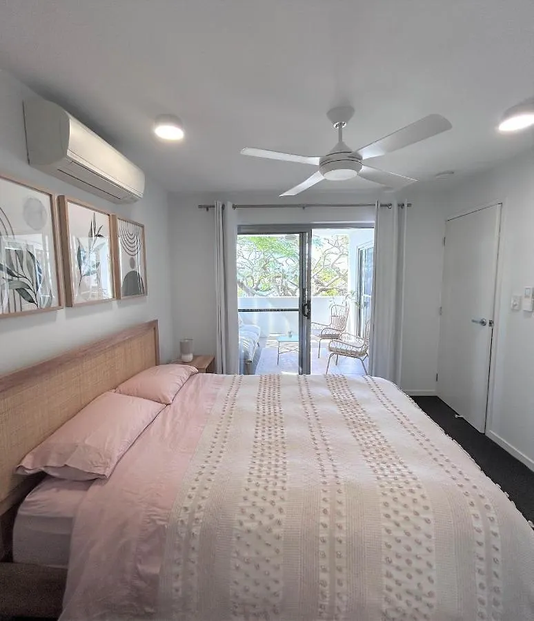 Location, Location, Location - Private Apartment Μπρίσμπεϊν