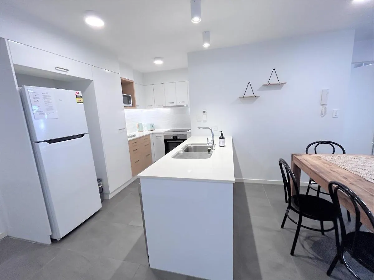 Location, Location, Location - Private Apartment Μπρίσμπεϊν 0*,